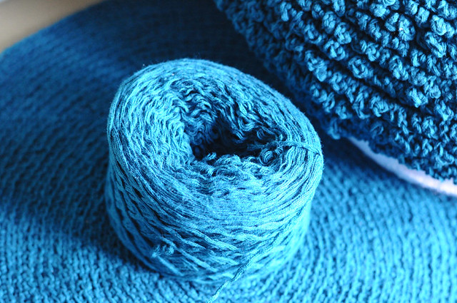 loopy crochet pillow