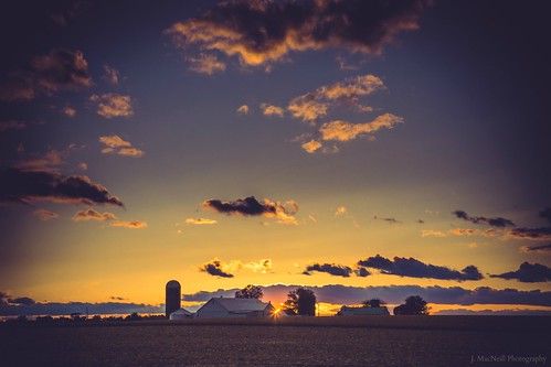 sunset sky sun field backlight clouds barn landscape pennsylvania farm dramatic pa sunburst lancastercounty lititz jennifermacneilltraylor jmacneilltraylor jennifermacneill jennifermacneillphotography