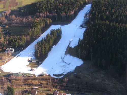 Lyžujte 6 hod. v lyžařském areálu HLINSKO se slevou 40 % kdykoli v sezóně 2014/15