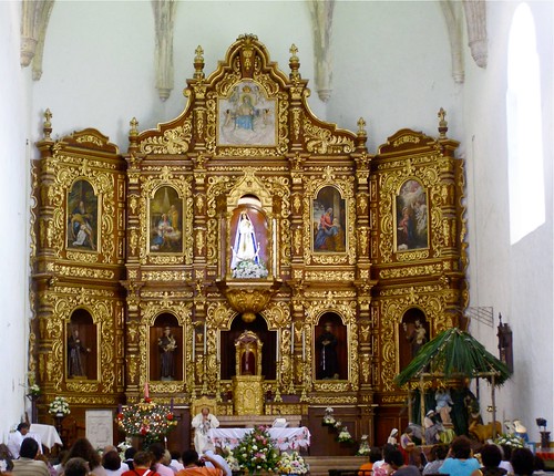 art church saint mexico worship religion yucatan holy virgin monastery convento sacred restored preserved gilded virgen pilgrimage goldleaf izamal retablo churchart 2013