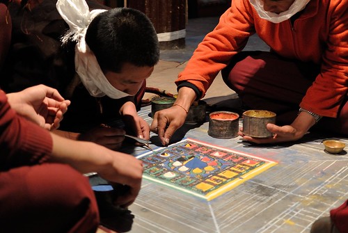 painting sand buddhism mandala redhat tibetan sect gompa sakya gochen nyingma teahorse