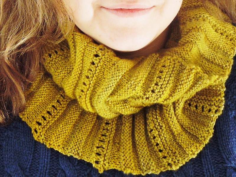 Afrato cowl - free pattern from Wool & Cotton