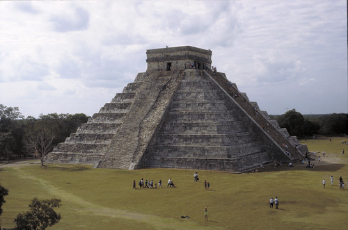 pyramid yucatan chichenitza mayan mesoamerican mcad elcastillo architecturalphotography kukulkan minneapoliscollegeofartanddesign mcadlibrary architecturalandcityplanning allantkohl