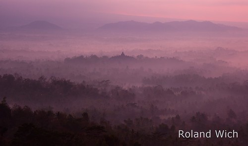 world morning mist heritage fog sunrise indonesia temple dawn java asia buddhist south hill unesco east southeast borobudur indonesien tempel dunst hügel menoreh