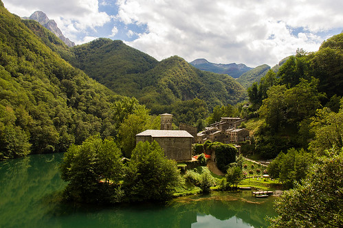 italy lake village lac tuscany toscane italie apuanalps 2013 550d isolasanta
