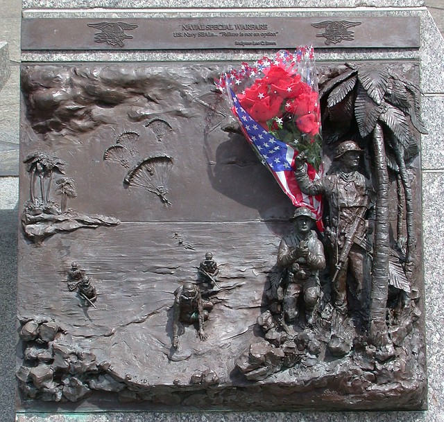 Navy Memorial (cropped)
