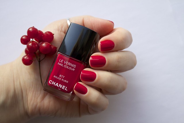 04 Chanel #677 Rouge Rubis swatches