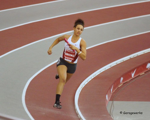 woman field sport female university track all texas sony sigma indoor run arkansas athlete f28 versus razorbacks 70200mm 2014 views100 slta77v