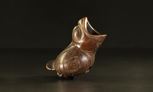 Pipe bowl in the form of a bird