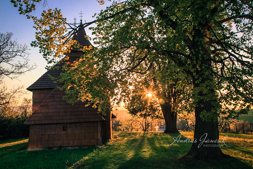 wood sunset heritage architecture rural geotagged village slovensko slovakia woodenhouse rurallife svk staráľubovňa tročany geo:lat=4918164700 geo:lon=2132154074