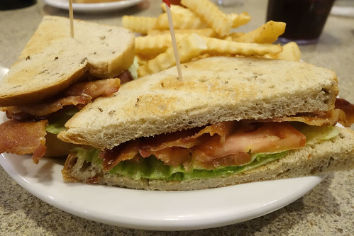 brooklyniowa countrypriderestaurant food blt bacon sandwich fries sonyrx100ii 2016