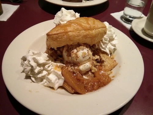 Peach Pie Sundae @ The Majestic Cafe