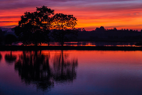 travel trees sunset orange lake reflection silhouette night colours burma backpacking myanmar hpaan