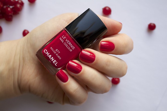 09 Chanel #677 Rouge Rubis swatches