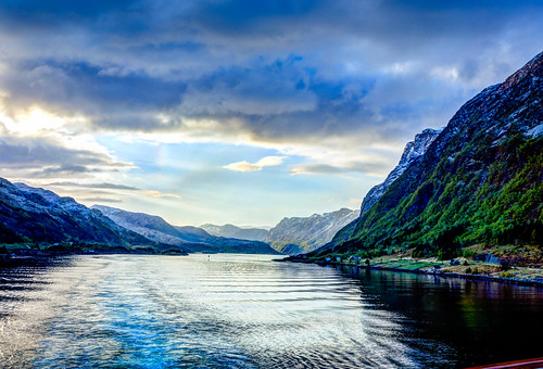 norway norwegen bluesilver bergen arbeit schiffe hurtigruten alesund 2014 sognogfjordane