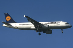 Lufthansa A320-211 D-AIQP BCN 11/12/1994