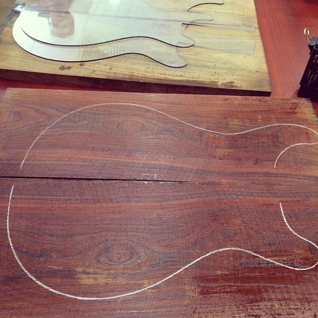 Photo：Making guitars at Paul Reed Smith By cheeseslave