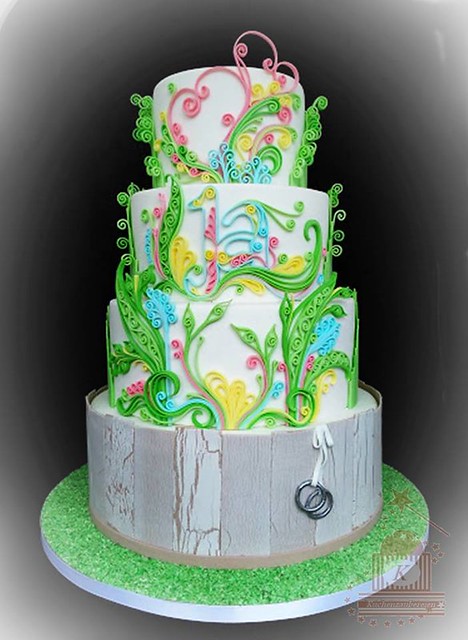Quilling Wedding Cake created by Peggy Harink of Meine Kuchenzaubereien