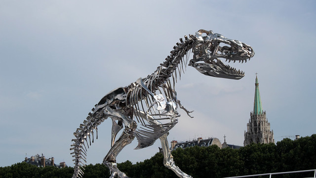 T-rex on the Seine