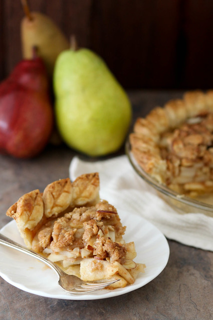 Pear Crumble Pie - Everyday Annie