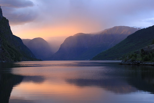 sunset norway norge unescoworldheritagesite unesco worldheritagesite explore fjord flåm sognefjord sognefjorden aurlandsfjorden aurlandsfjord