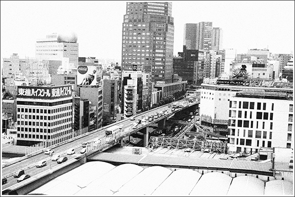 渋谷 ラフモノクロ Photo by CANON EOS 70D