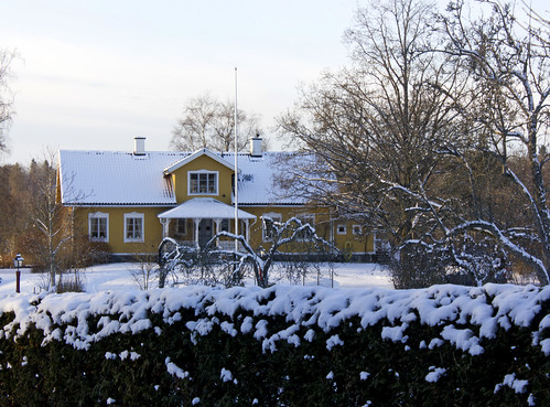 winter snow building se sweden tungelsta haninge mulsta notinaset länsmansboställe