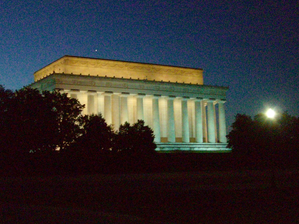 Lincoln Memorial at dawn