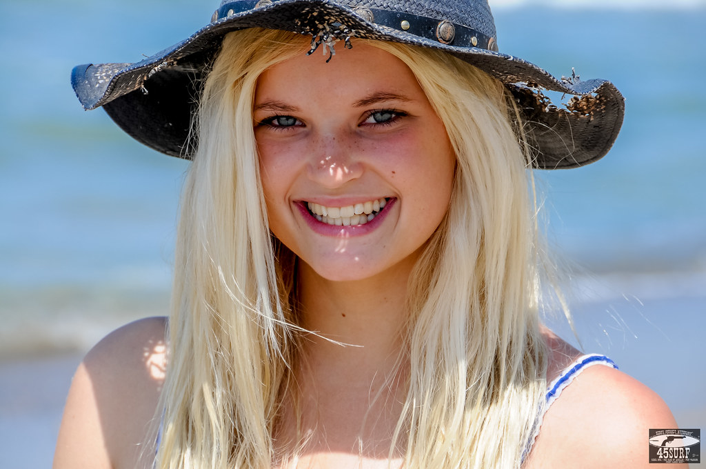 Pretty Blond Swedish Bikini Swimsuit Beach Girl Goddess -3389