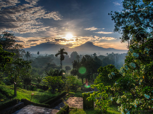 borobudur hdr indonesia indonésie java javacentral cloudy day mountain volcano green vert 500px