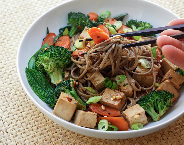 Soba Noodles with Tofu, Broccoli & Carrots