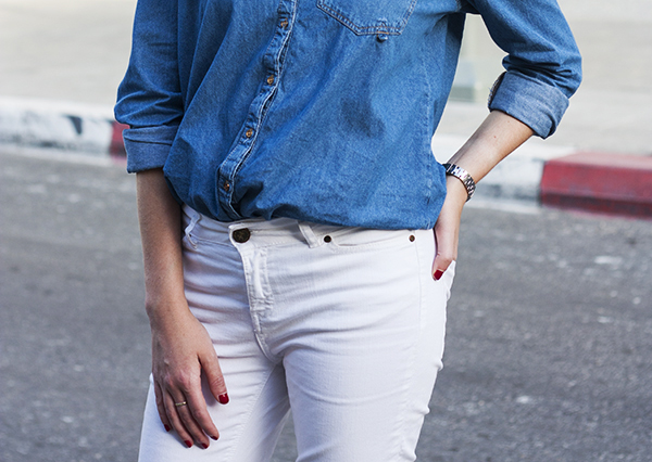 denim blouse, white jeans, outfit, בלוג אופנה, ג'ינס לבן, חולצת ג'ינס