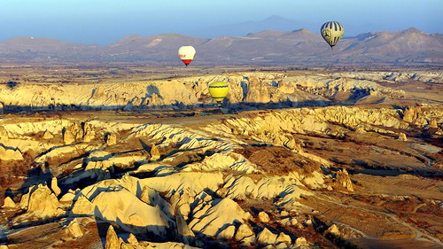 hot sunrise turkey dawn air balloon cappadocia anatolia goreme kayaballoons