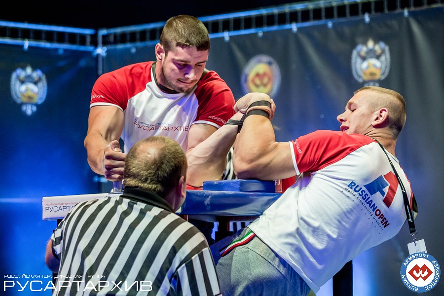 Dmitry Trubin vs. Oleg Zhokh - left hand │ A1 RUSSIAN OPEN 2013, Photo Source: armsport-rus.ru