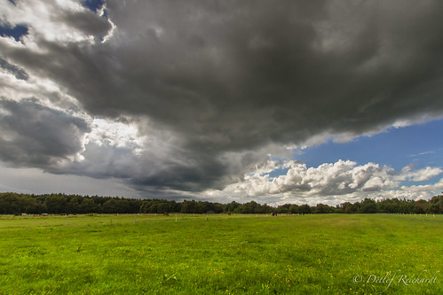 sky rain weather clouds germany landscape europe meadow wideangle front notherngermany eos7d dreichardt