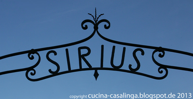 Hotel Sirius Schild