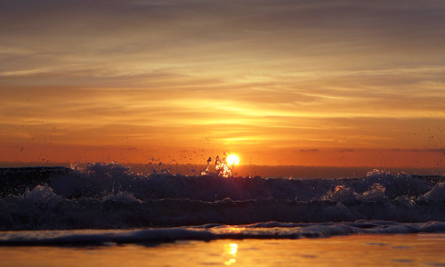 sea españa sun sol beach valencia sunrise mar spain waves playa alicante amanecer olas lx7 playadesanjuan lumixlx7 panasoniclumixlx7