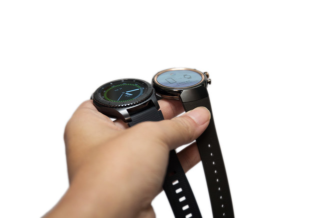 最美最強 PK！ZenWatch 3 與 Gear S3 (frontier) 兩隻最新智慧圓錶美圖對比（附比較表整理）@3C 達人廖阿輝