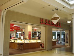 Picture of H Samuel, 37-38 Whitgift Centre