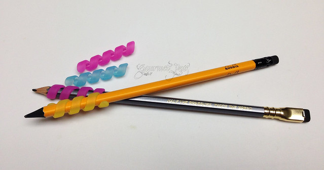 Review: Tombow Ippo Coiled Pencil Grip Aid - Pink @JetPens