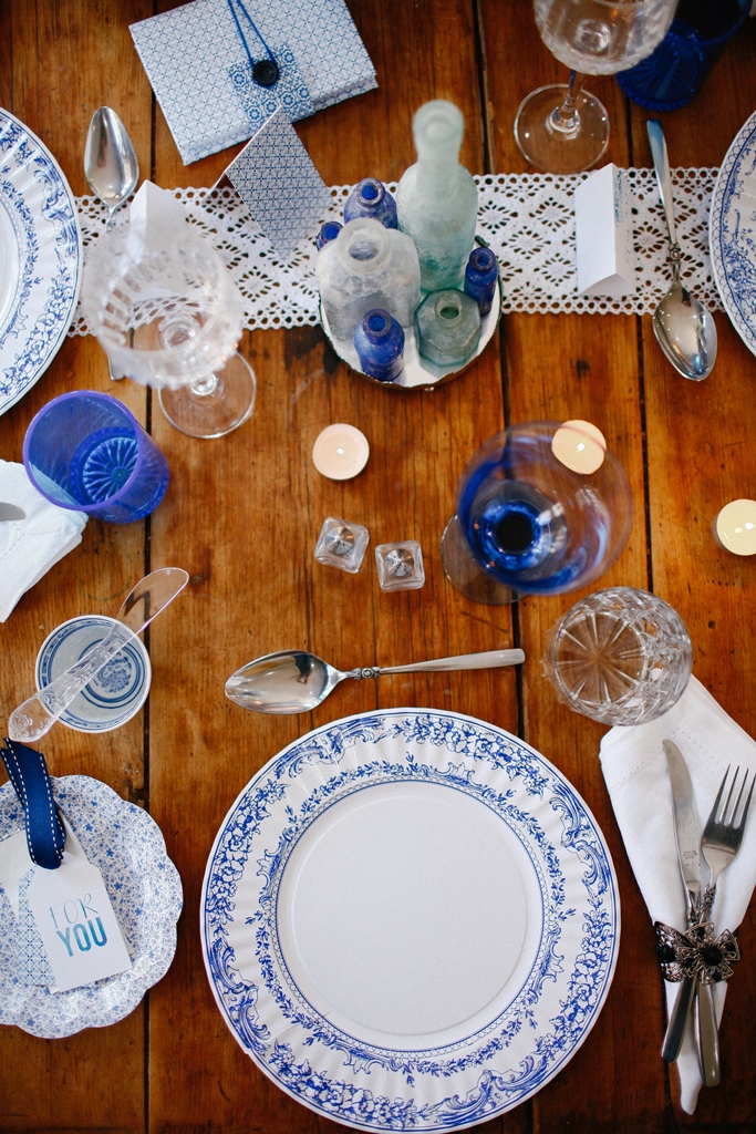 Pantone Dazzling Blue Christmas decoration ideas - tablescape and paper delft plates