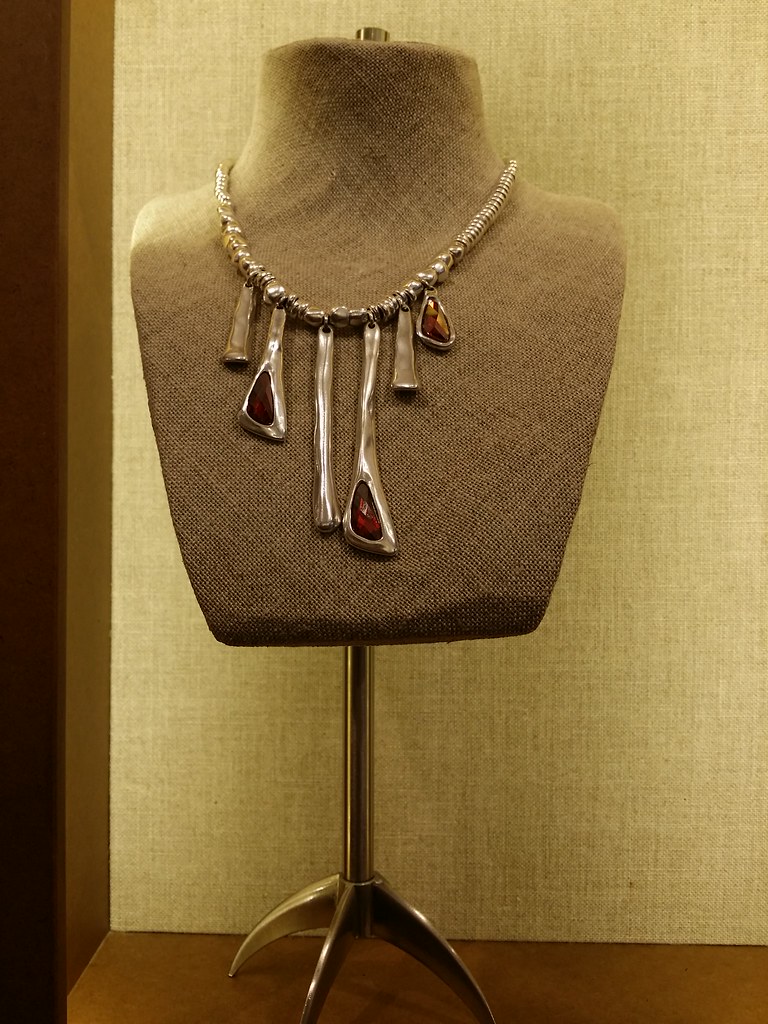 Uno-de-50-necklace