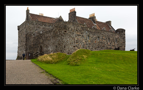 uk autumn castle heritage fall landscape island scotland unitedkingdom scenic isleofmull historical loch mull isle maclean ancestory lochlinnhe duart linnhe duartcastle soundofmull lochdon duartbay danagc