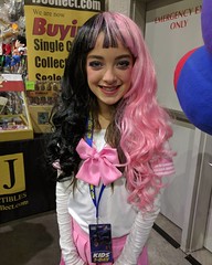 No idea who she's cosplaying, but she was a cutie! #Cosplayer #Cosplaying #Cosplay @RIComicCon #RhodeIslandComicCon #RICC #RICC2016