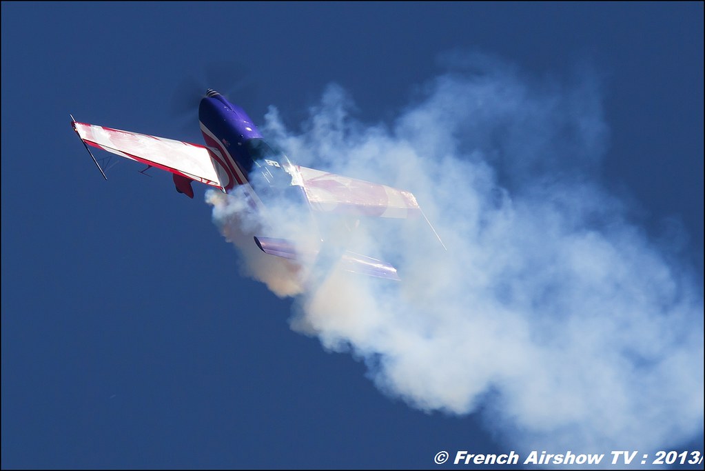 EXTRA 330SC EVAA 50 ans bombardiers d'eau, Aix les Milles, Meeting Aerien 2013