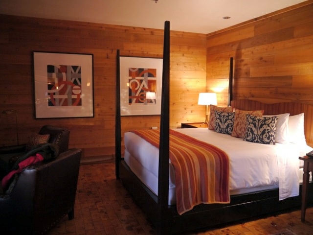 Four-poster king bed