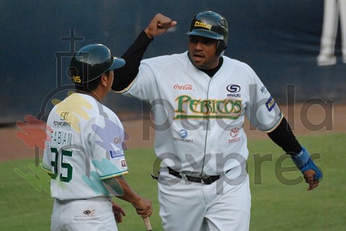 DSC_0202 1° J Serie Pericos de Puebla vs Tigres de Quintana Roo Estadio Hermanos Serdán Liga Mexicana de Béisbol Fotografía Lyz Vega / Mara González / Manuel Vela para Mv Fotografía Profesional – Edición y retoque www.pueblaexpres.com