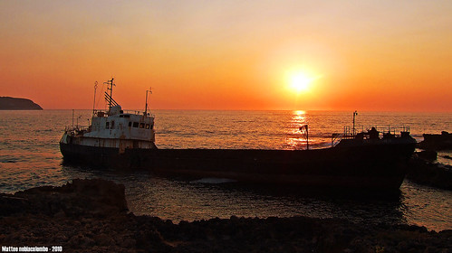 sunset mediterranean mediterraneo tramonto ship hellas greece nave shipwreck grecia relitto tempesta navigazione tramontogreco tramontorelitto