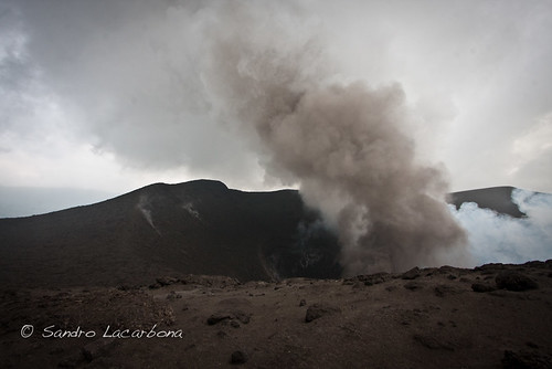 sky black volcano top smoke mount sandro vanuatu tanna yasur tetedechatcom lacarbona