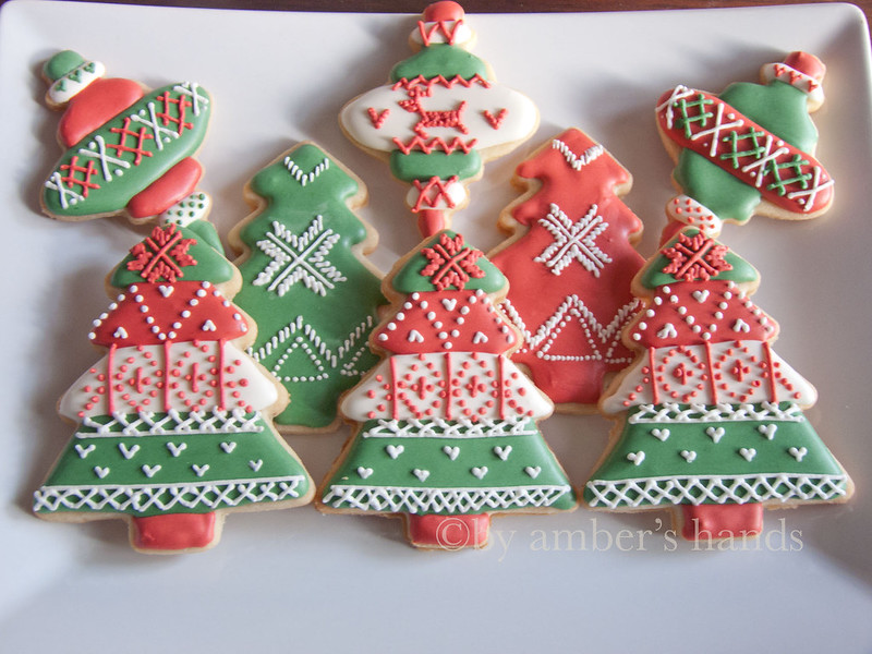 Christmas Sweater Cookies -- A Fair-Isle Pattern for Cookies